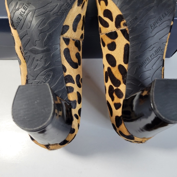 Womans Anne Klein iFlex Leopard Print Cow Fur 2.5Inch Pumps Size 7Med - Picture 13 of 16